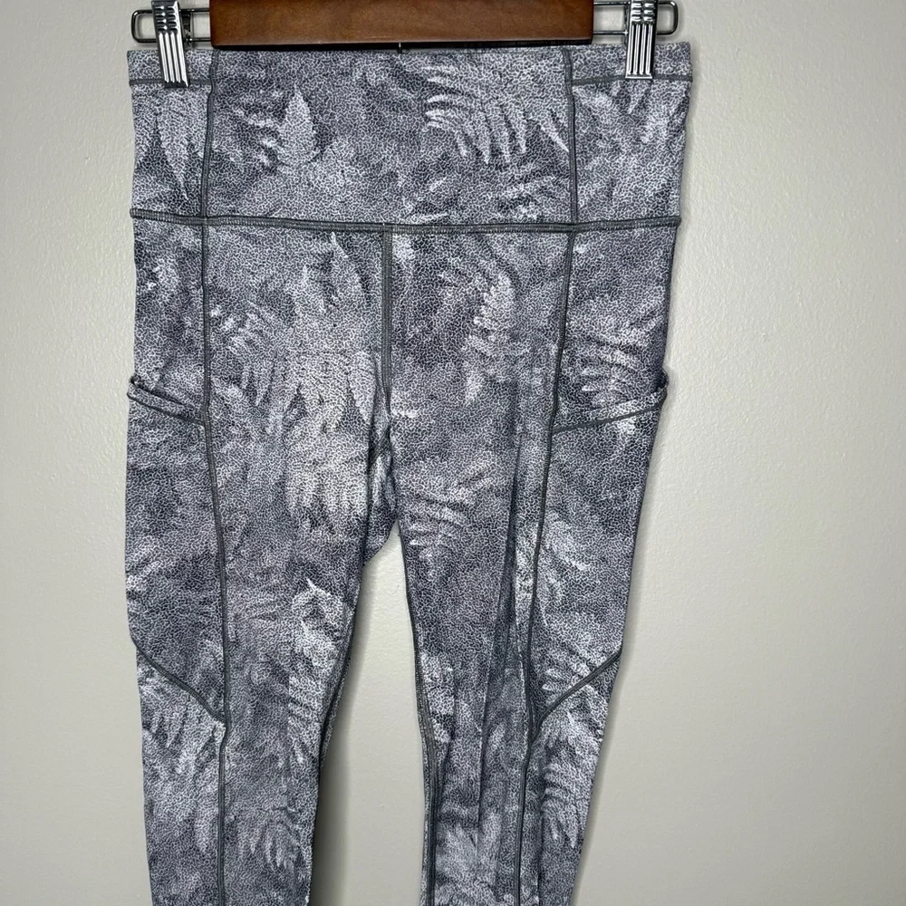 Lululemon Fast & Free 7/8 Tight Kindred Spirit Alpine White Multi size 6
